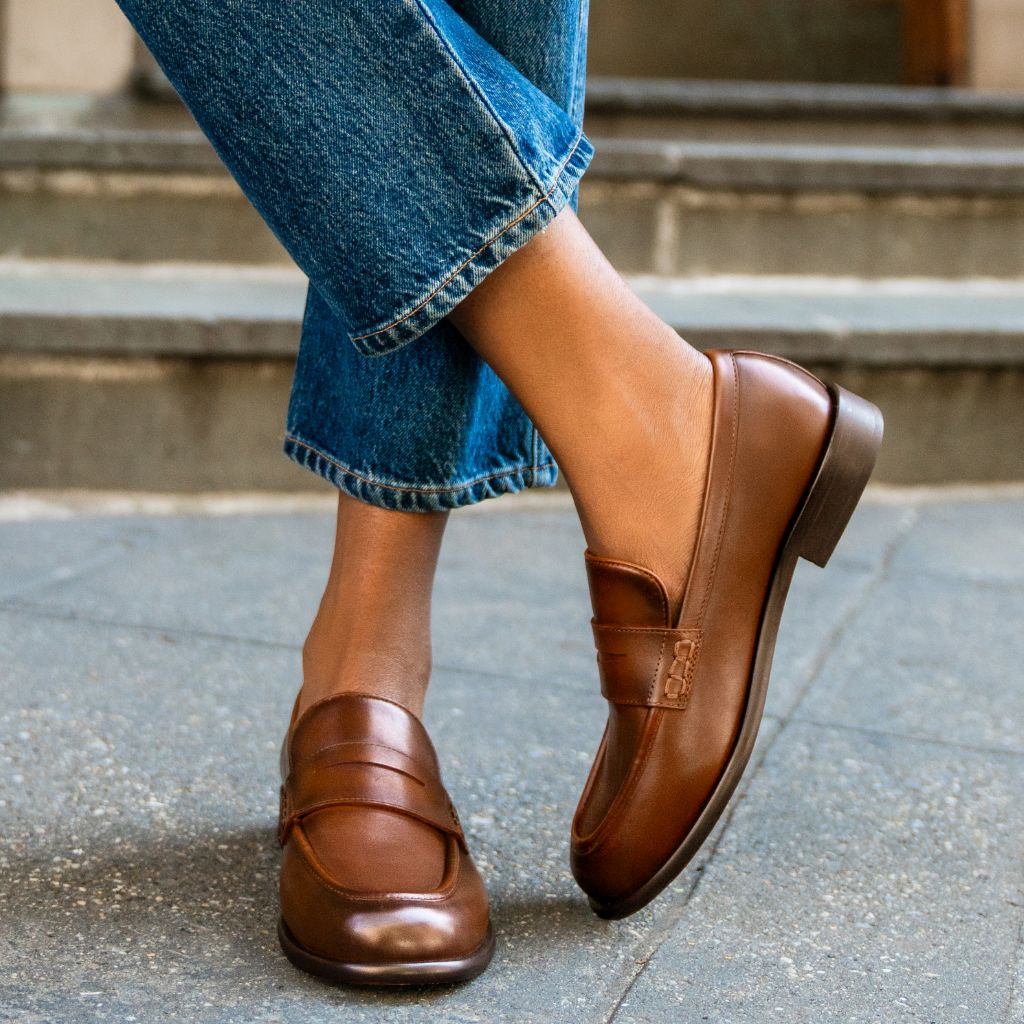 Cushioned Leather Insole & Ergonomic Arch Support Construction Detail