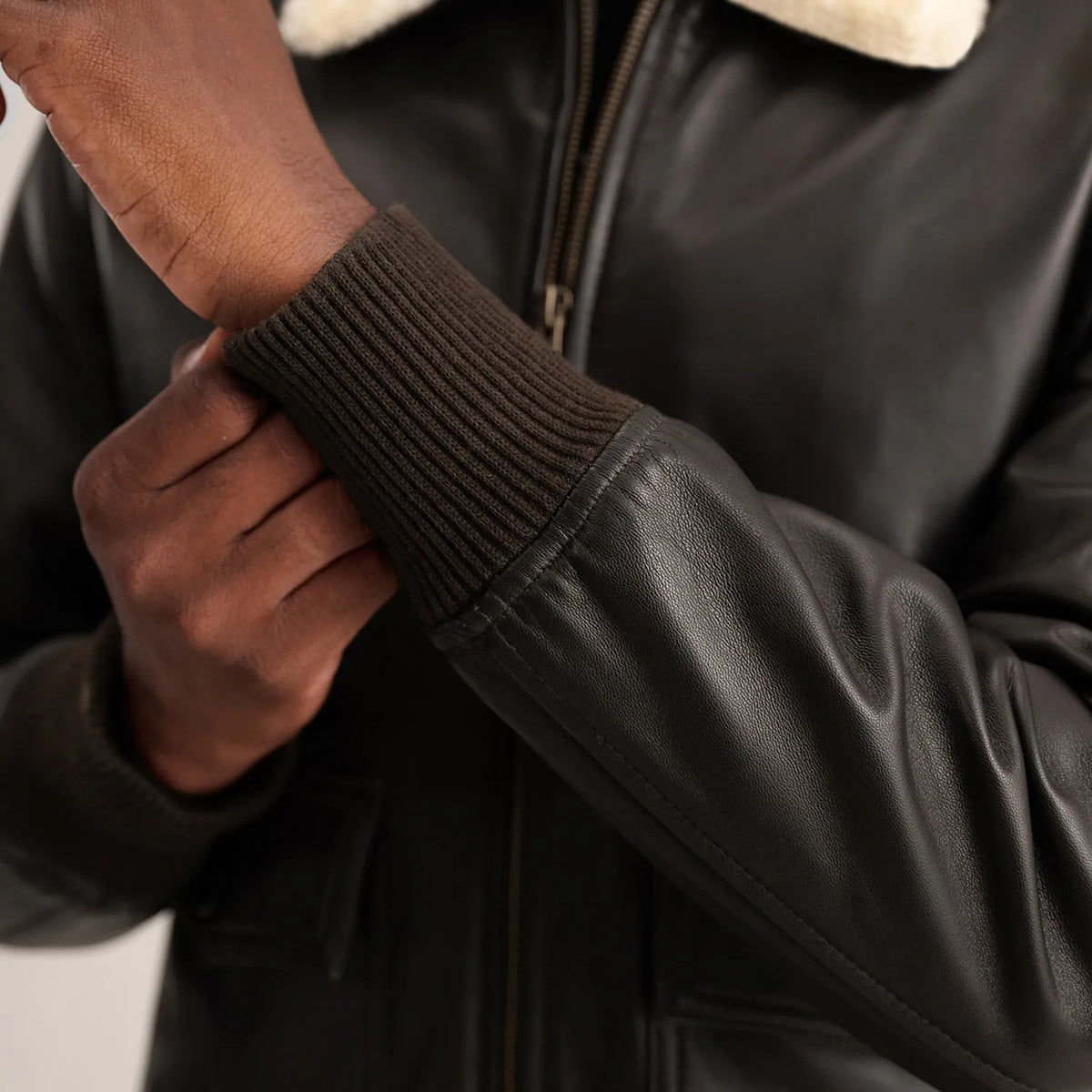 
Interior View Showing Quilted Viscose Lining & Dual Inside Utility Storage Pockets