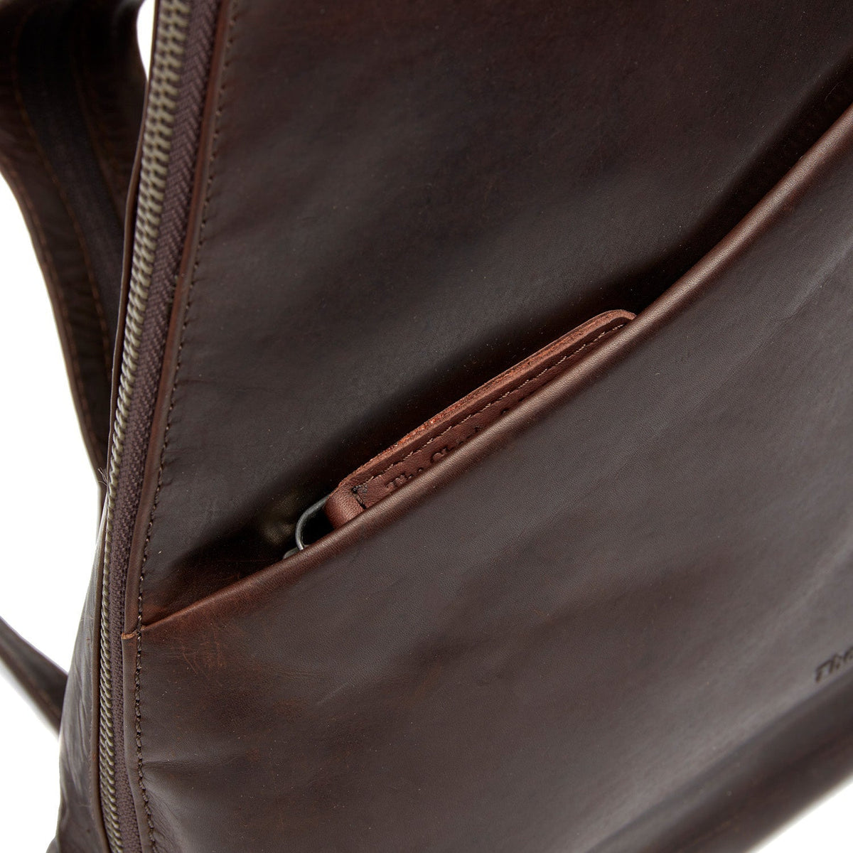 
Everyday Carry Perspective Showing Ergonomic Grab Handle & Strap Comfort