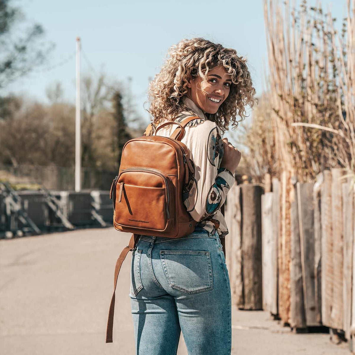 
Everyday Carry Perspective Showing Ergonomic Grab Handle & Strap Comfort