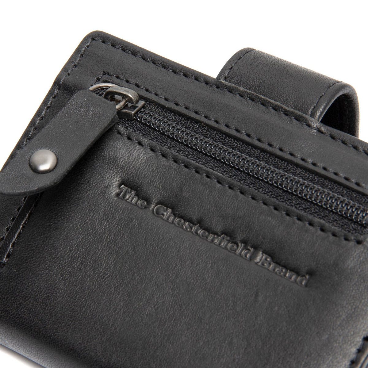 
Solid Antique Brass Hardware & Heavy-Duty Dual Zipper Detail on Barrea Full-Grain Leather Card Holder