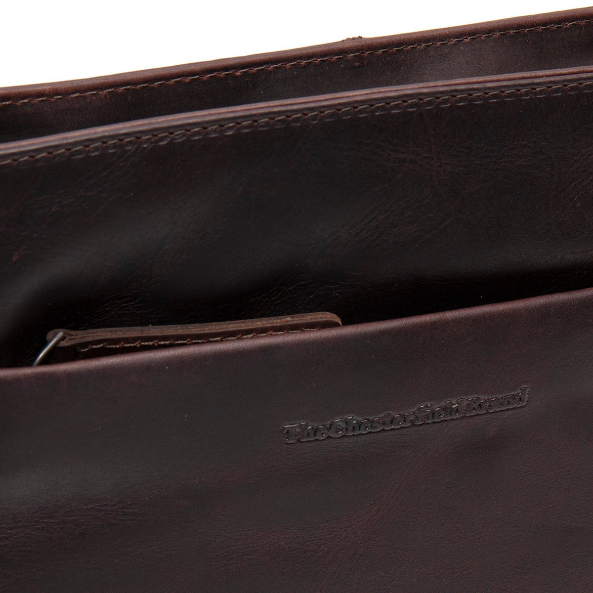 
Everyday Carry Perspective Showing Ergonomic Grab Handle & Strap Comfort