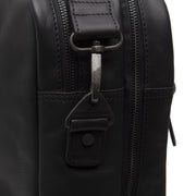 
100% Full-Grain Wax Pull-Up 100% Full-Grain Leather Grain Texture & Handcrafted Patina Detail