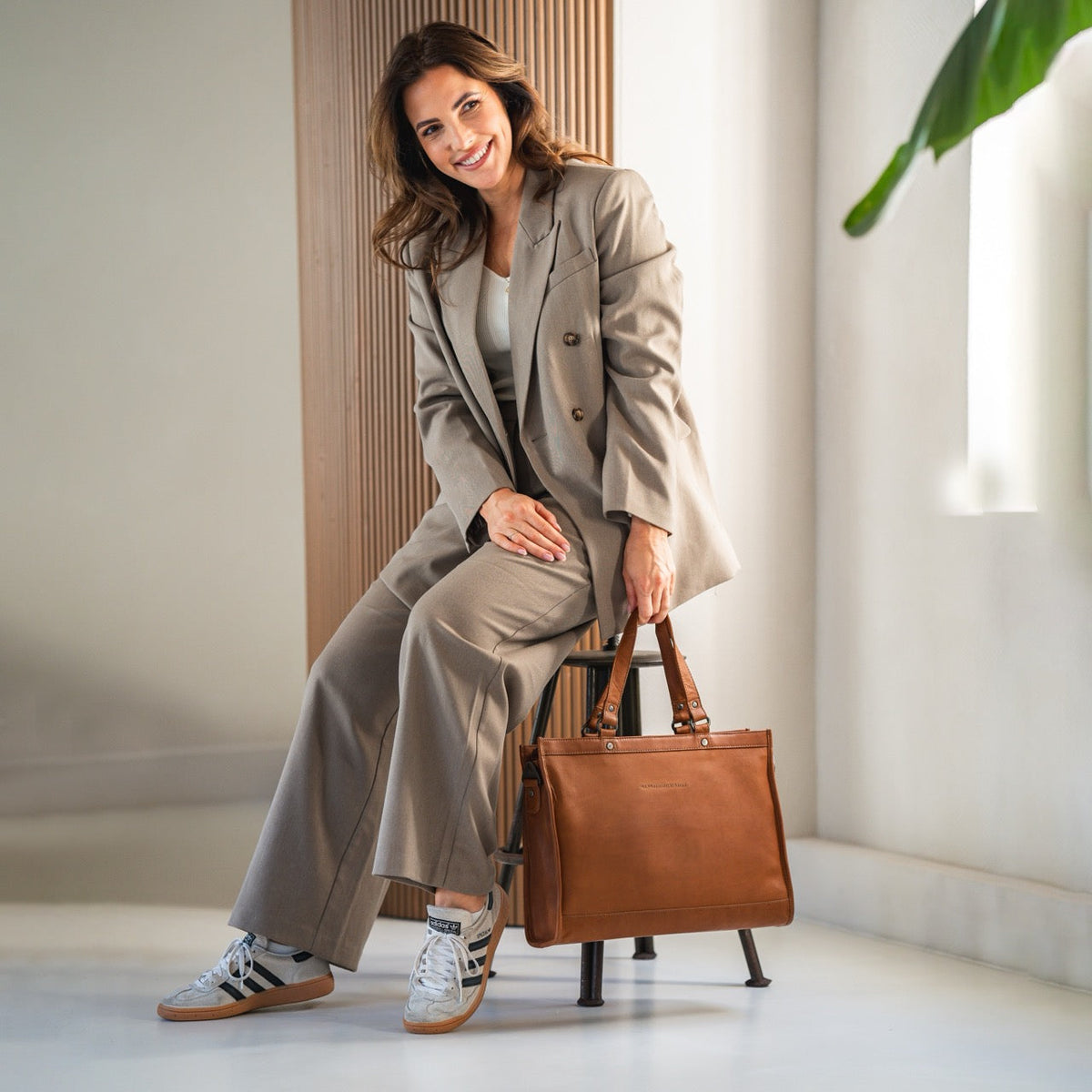 
Manly Full-Grain Leather Laptop Bag – alternate product view 3