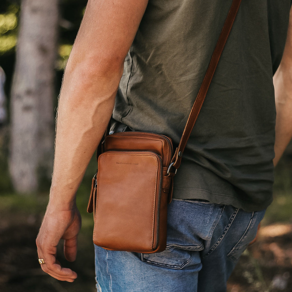 
Hamilton Full-Grain Leather Phone Bag – alternate product view 3