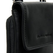 
Authentic 100% Full-Grain Leather Grain Texture & Heavy-Duty Seam Stitching Detail
