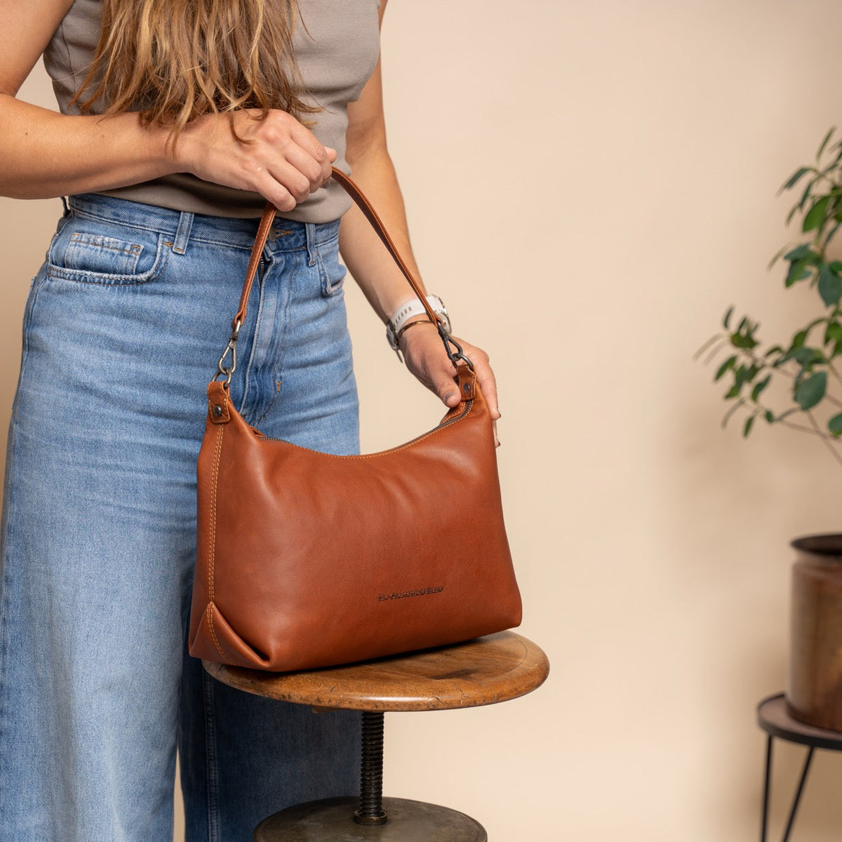
Skara Full-Grain Leather Shoulder Bag – alternate product view 3