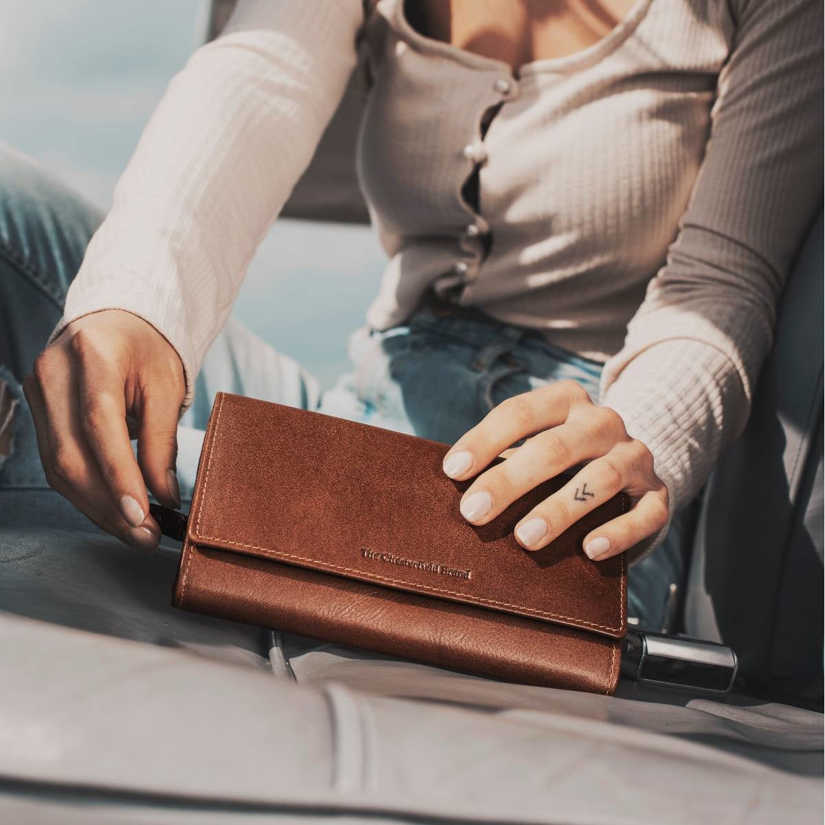 
Everyday Carry Perspective Showing Ergonomic Grab Handle & Strap Comfort