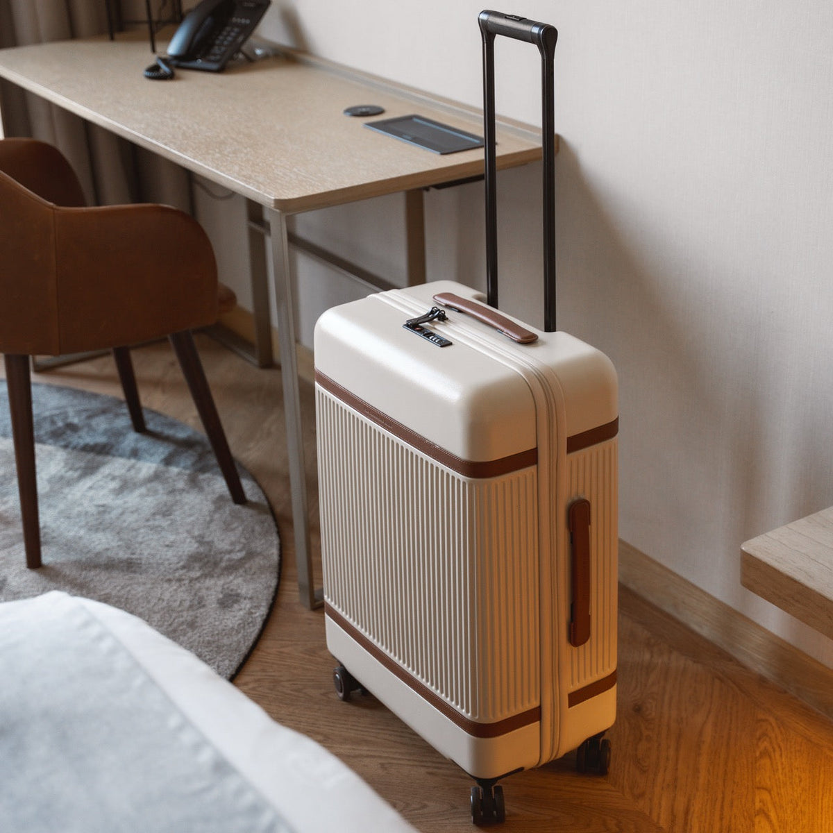 
Medium Suitcase Zuna – alternate product view 2