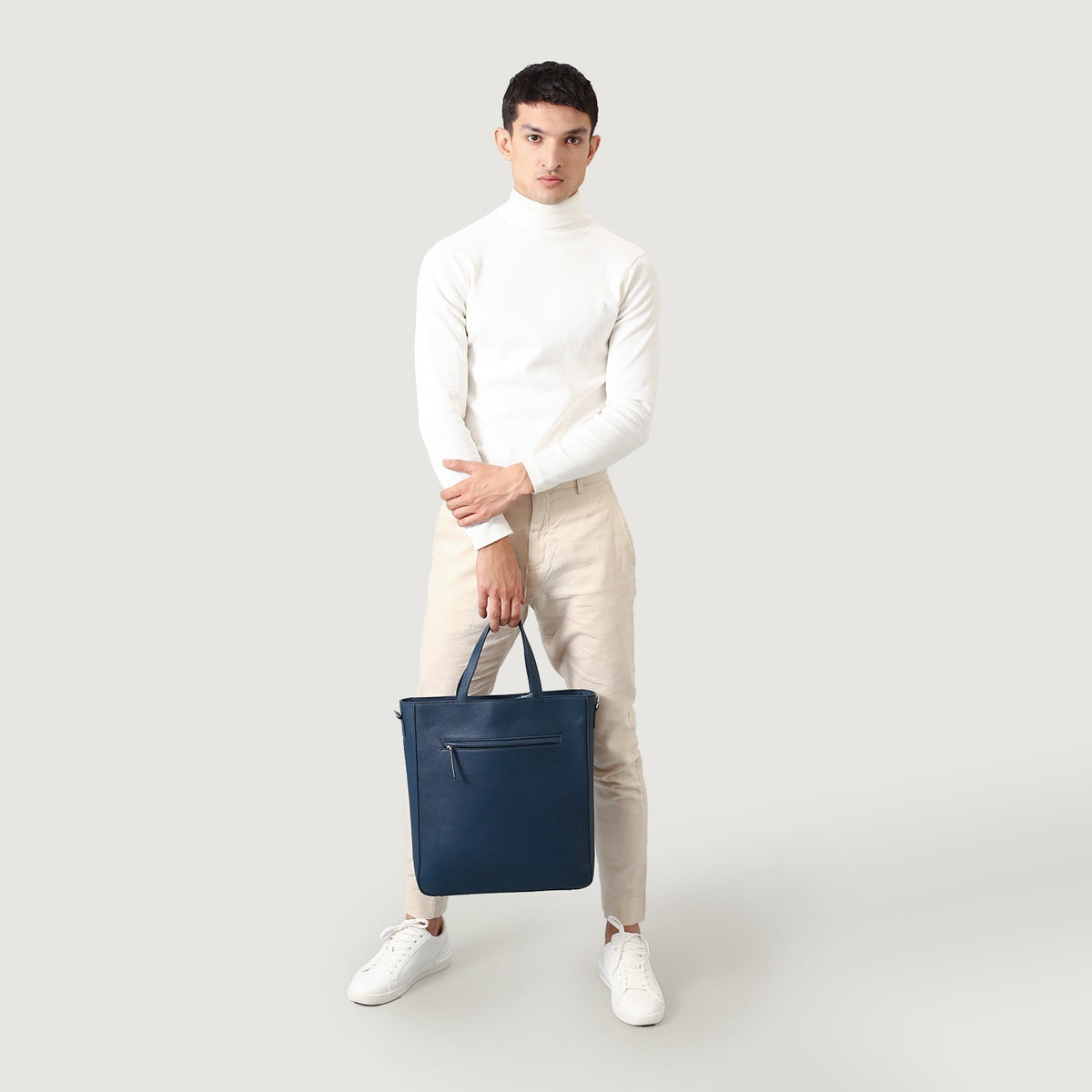 
The Poet Leather Tote Bag – alternate product view 2